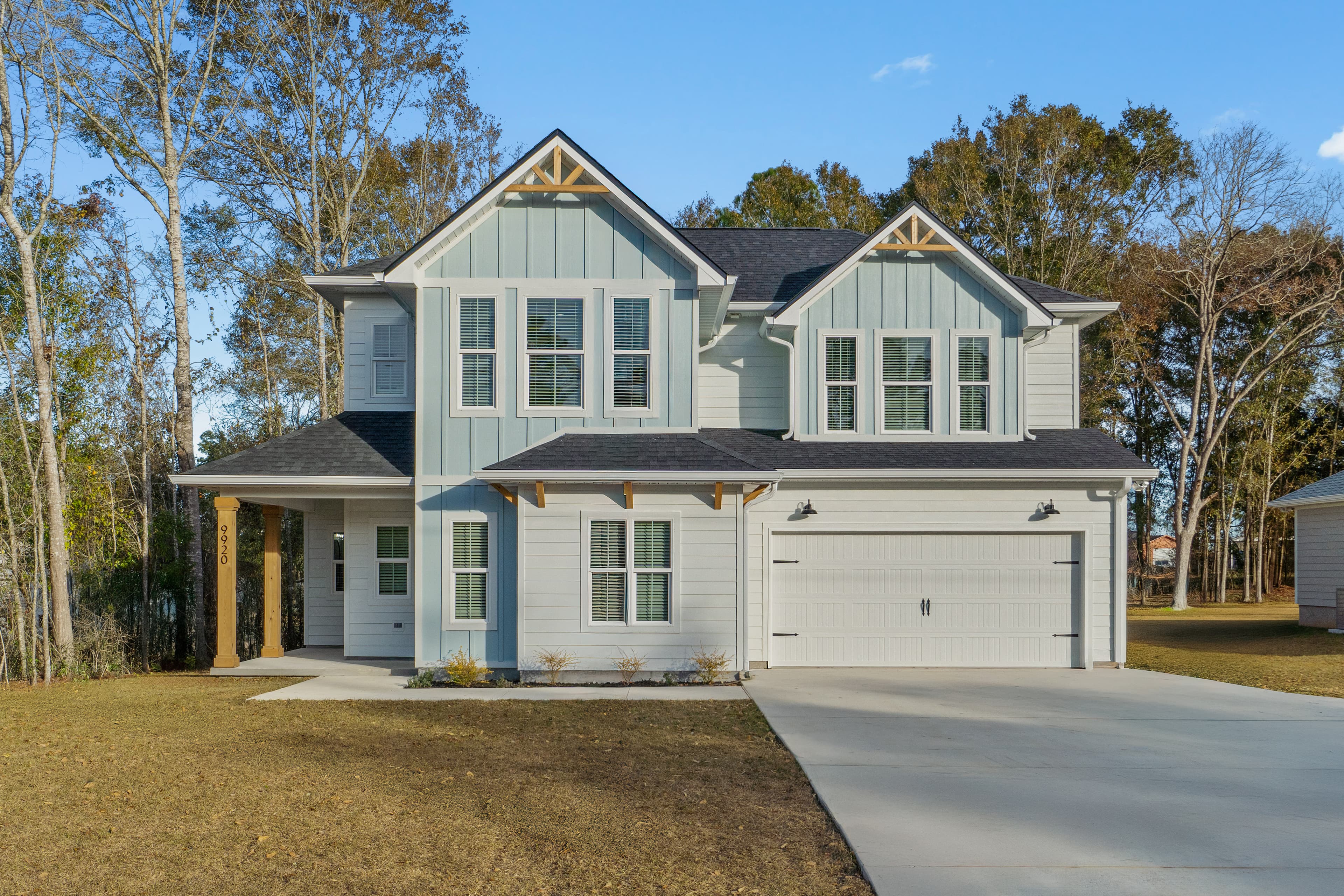 Front view of a home with a new roof in Pensacola